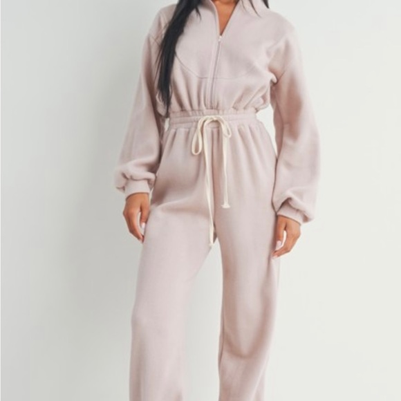 Blush colored warm jumpsuit drawstring waist and elastic ankle - Picture 2 of 3